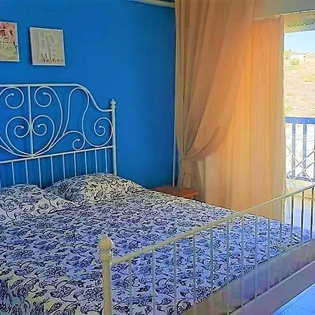 1 Bedroom With A Magnificent Sea View Апартаменти *