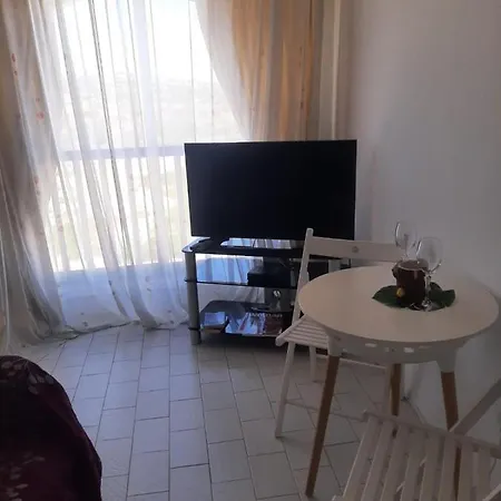 Апартаменти 1 Bedroom With A Magnificent Sea View Лімасол